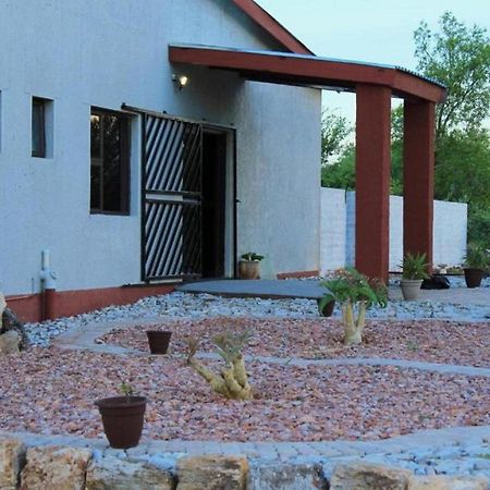 Abenab Lodge & Tours Cc Grootfontein Экстерьер фото