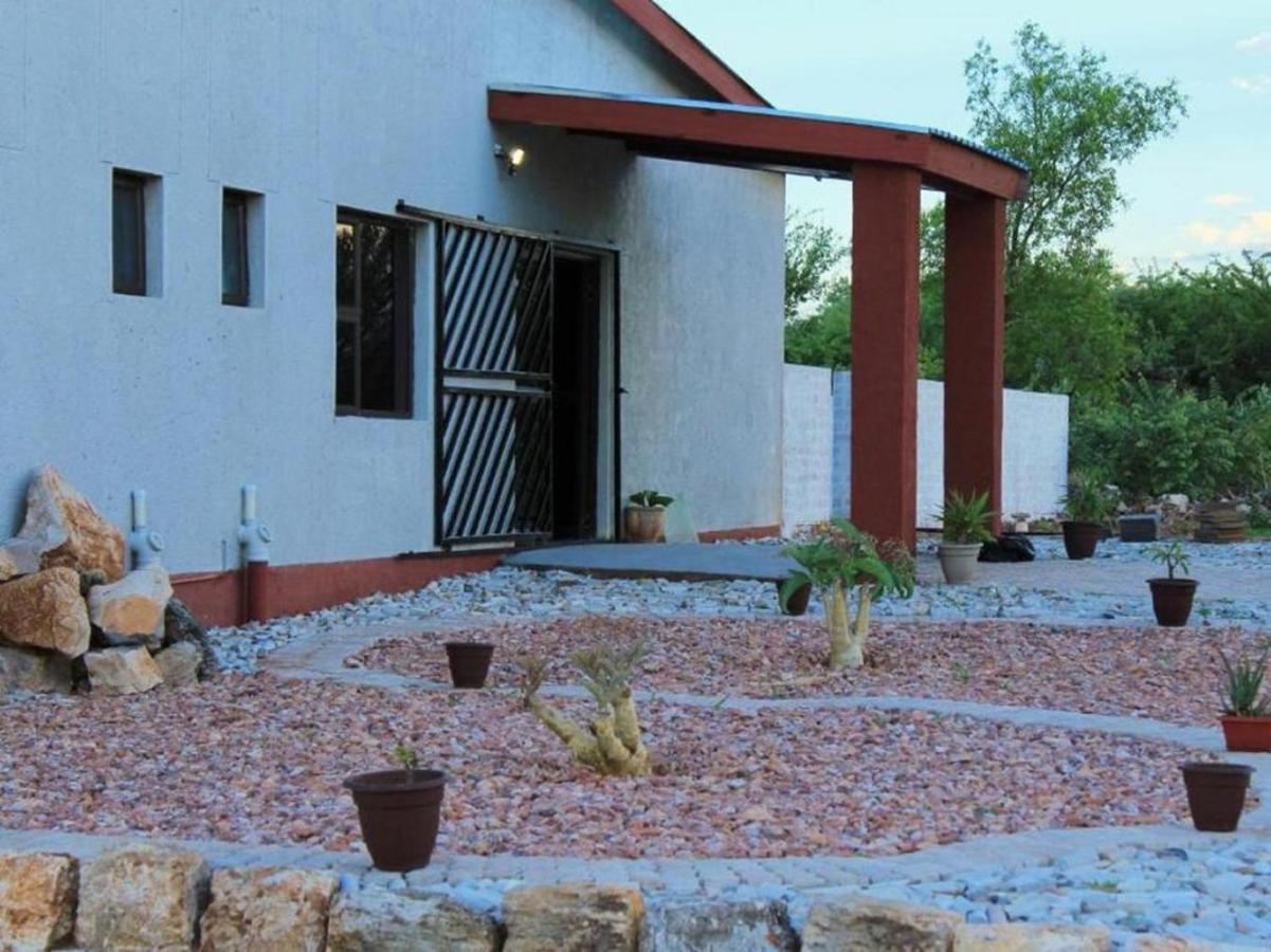 Abenab Lodge & Tours Cc Grootfontein Экстерьер фото